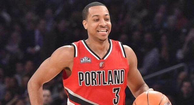 艾维谈复出：感恩回来打球，休息太久花了点时间才适应过来