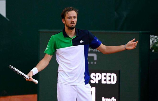 哥伦比亚主帅：梅西只要还踢球就是世界最佳，其余只能争二三