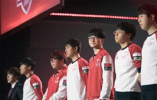 快船板凳合计14中2仅得5分，替补得分狂输对手36分